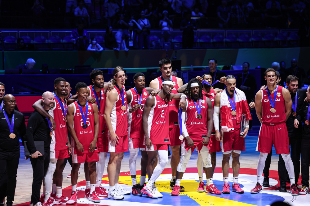 开云注册-浓眉哥官方宣布刷新纪录新规，加拿大队引发争议！-开云注册