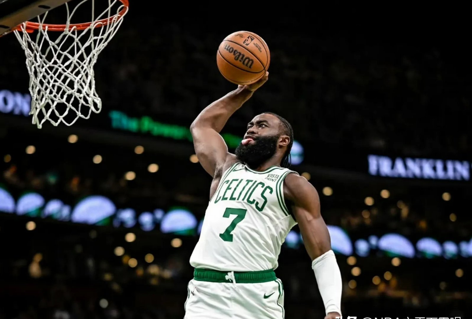 kaiyun官网-塔图姆重返赛场，出色防守首场状态出色，掘金观众沸腾！的简单介绍-kaiyun官网