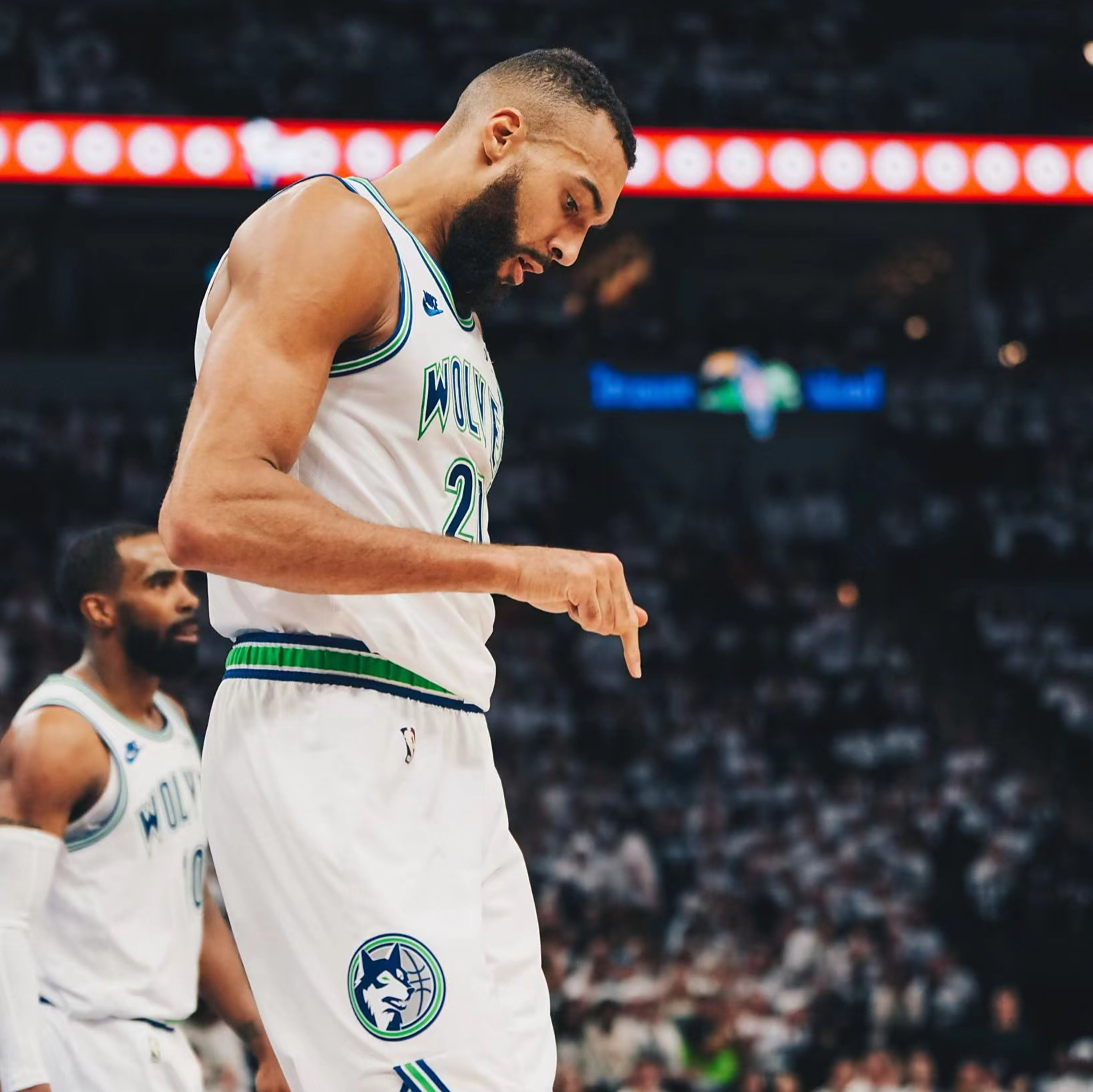 开云app-Doinb连续二十场比赛得分超过出色发挥，日本队不断突破！-开云app